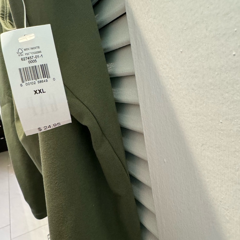 NWT Gap Crop Cami - Picture 5 of 6